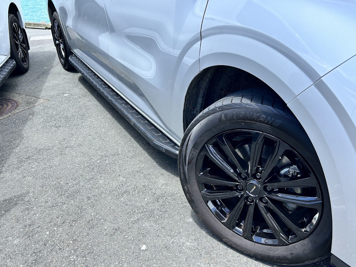 Mag Wheel and Tire for Ford Transit